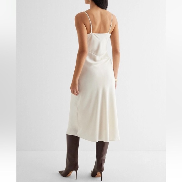 EXPRESS SWAN SATIN SCOOP NECK SATIN MIDI DOWNTOWN CAMI SLIP DRESS IN CREAM - L - Picture 3 of 15